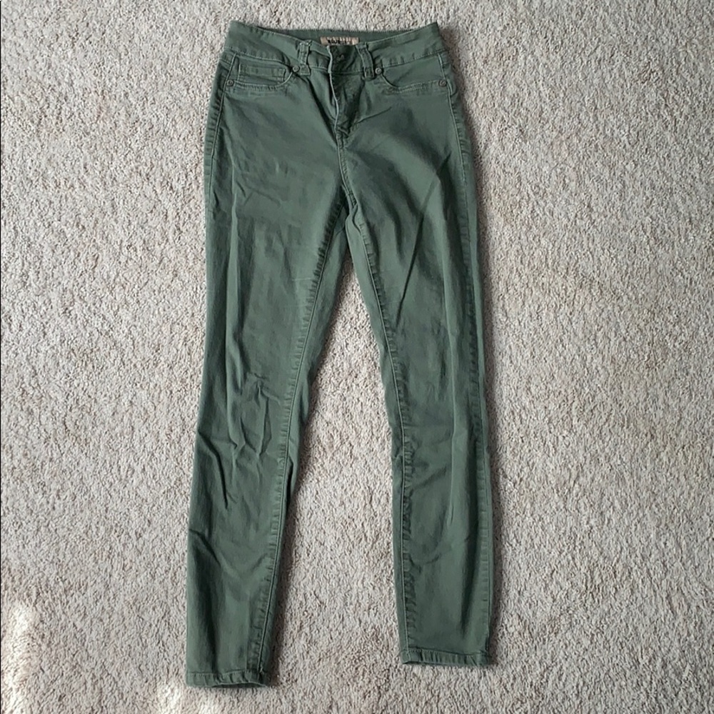 blue spice • olive green skinny jeans